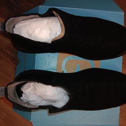 Bzees Tempo Women's Slip-on Sneaker Boots

