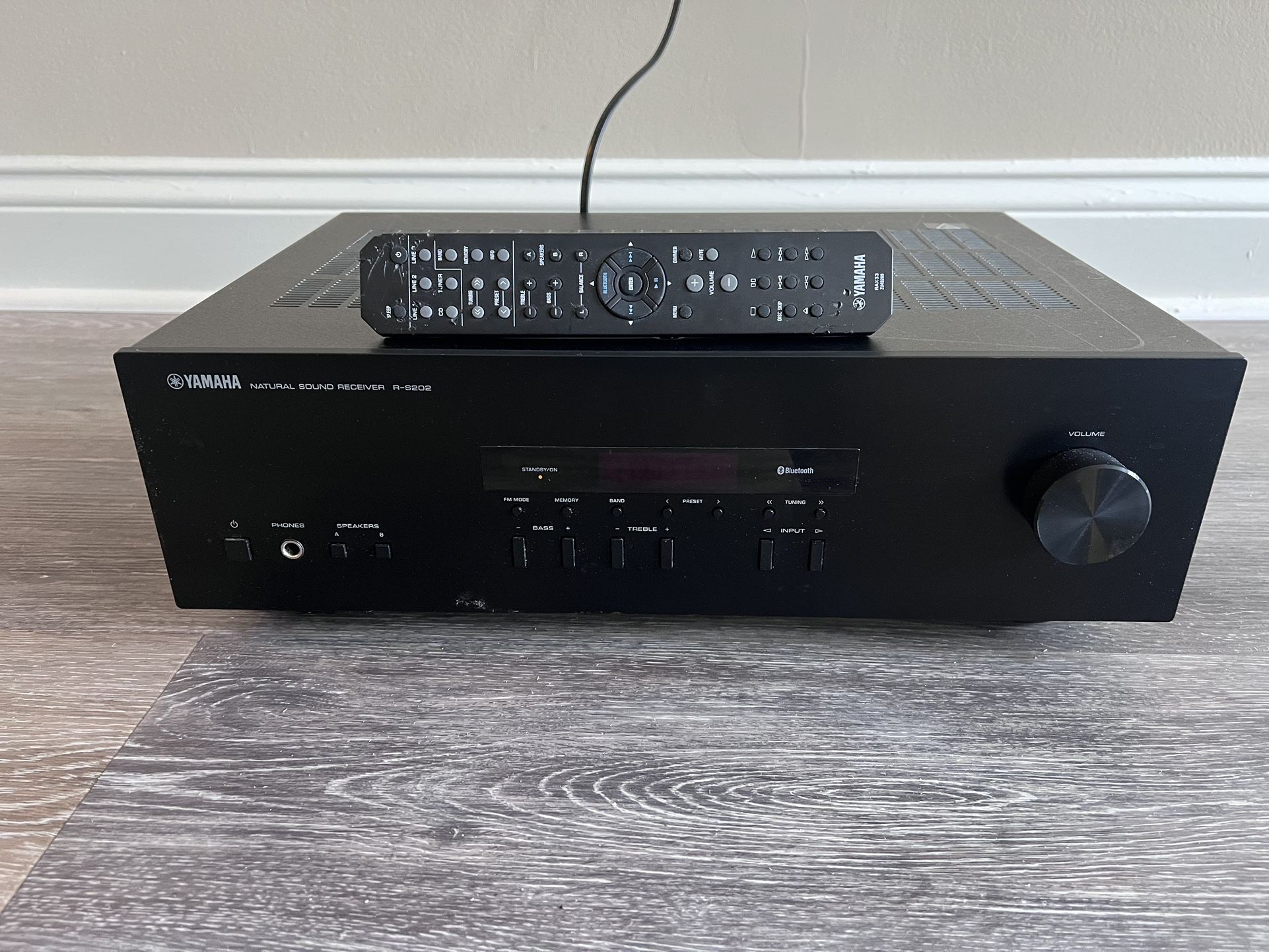 YAMAHA NATURAl SOUND Bluetooth RECEIVER R-S202 Excellent