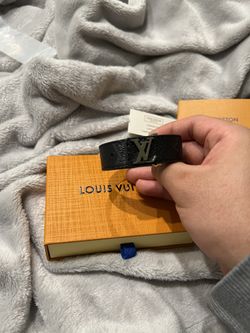 Loui Vuitton Slim Braclet, VC Braclet Black, Nail Braclet All BRANDNEW 