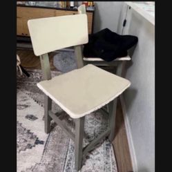 LOW PRICE MOVING- STUNNING COUNTER HEIGHT BAR STOOLS