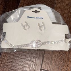 Fashion Jewelry Set - Earrings & Necklace 