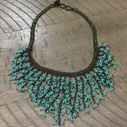 Elegant Beaded Necklace in Turquoise and Black