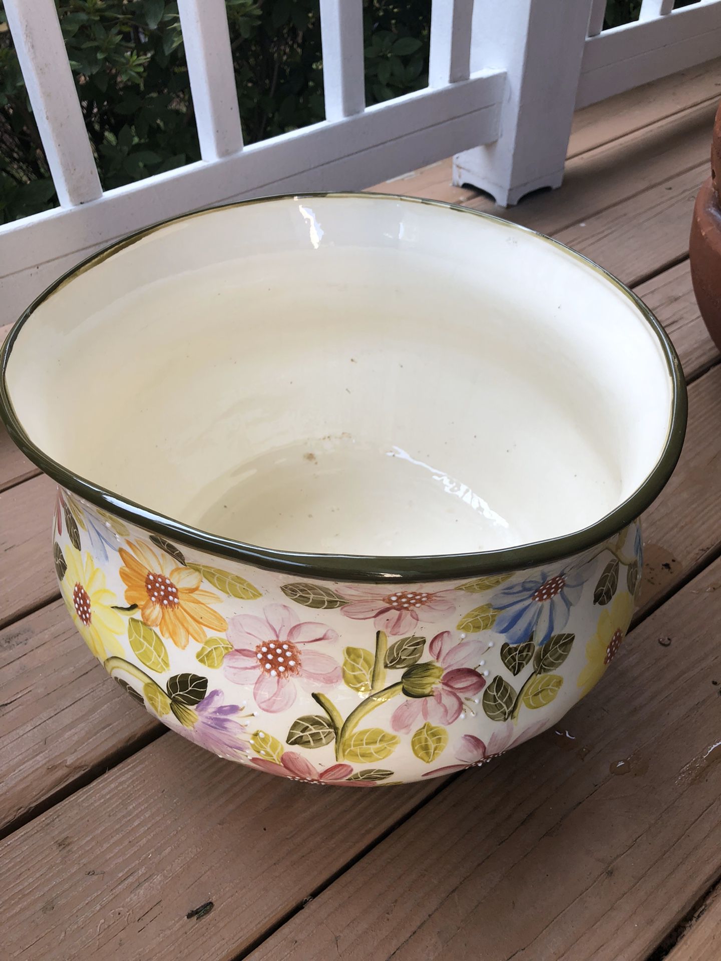 Ceramic glazed pot