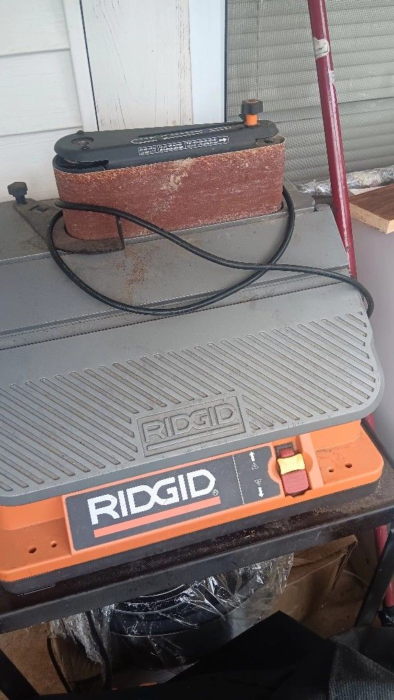 RIDGID
5 Amp Corded Oscillating Edge Belt/Spindle Sander