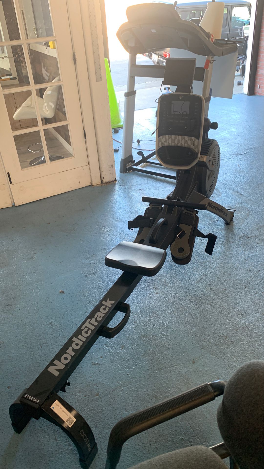 Rowing Machine!! NOW 50% off the retail price!! 3yr warranty included!!