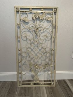 Metal Floral Scroll Wall Decor