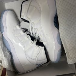 Nike Air Jordan 11 Retro "Legend Blue"