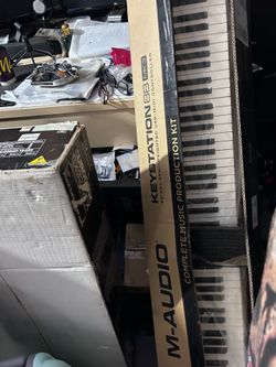 M-AUDIO KEYSTATION 88мк8 88-KEY SEMI-WEIGHTED USB-MIDI CONTROLLER