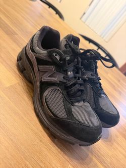 New Balance 2002R Black Sneakers