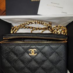 Chanel Vip Gift for Sale in Naperville IL OfferUp