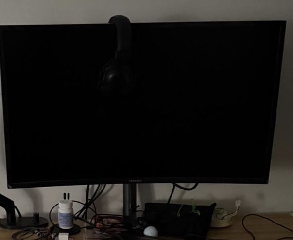 Samsung 31.5” Curved Gaming Monitor 144Hz