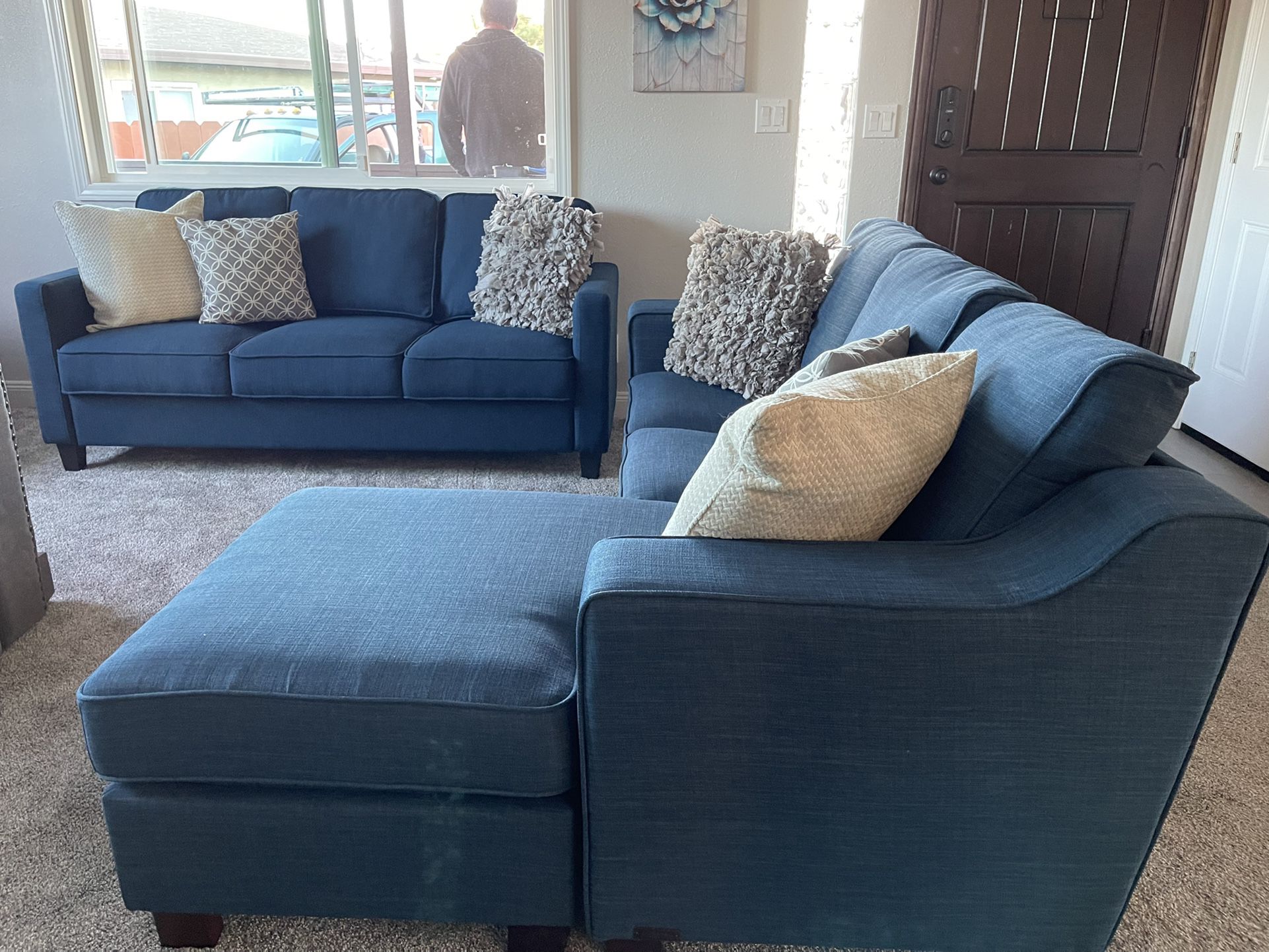 Large Dark Blue Sectional W Movable Chaise And Couch 