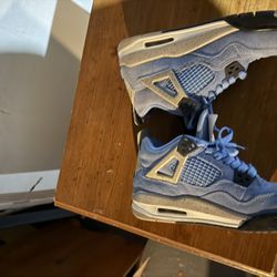 Air Jordan 4 Retro 'University Blue'
