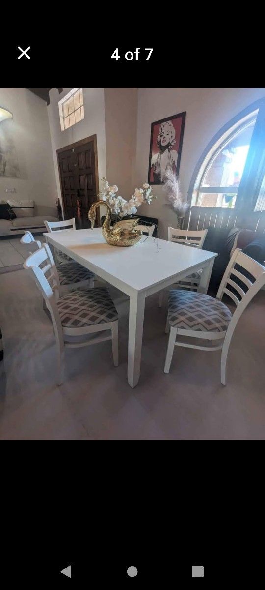 Dining Table And 6 Chairs