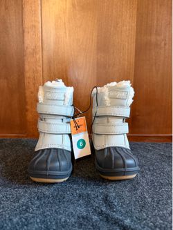 New Cat & Jack Snow Boots Toddler Size 8 NWT