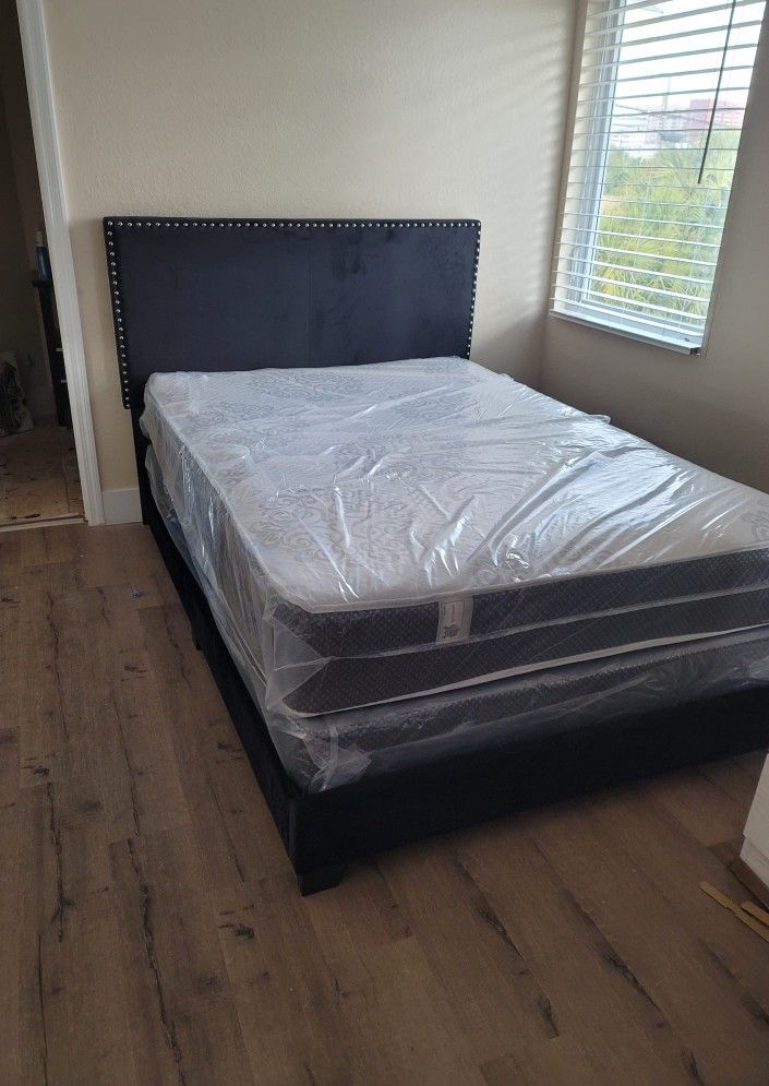 NEW FULL SIZE SET MATTRESS AND BOX SPRING-2PCS