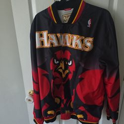 Atlanta Hawks Mitchell & Ness Black Hardwood Classics Warm-Up Full-Snap Jacket
 
in excellent condition 