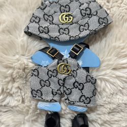 Clothes for your Labubu have a seat and standing doll - check photos for more details 