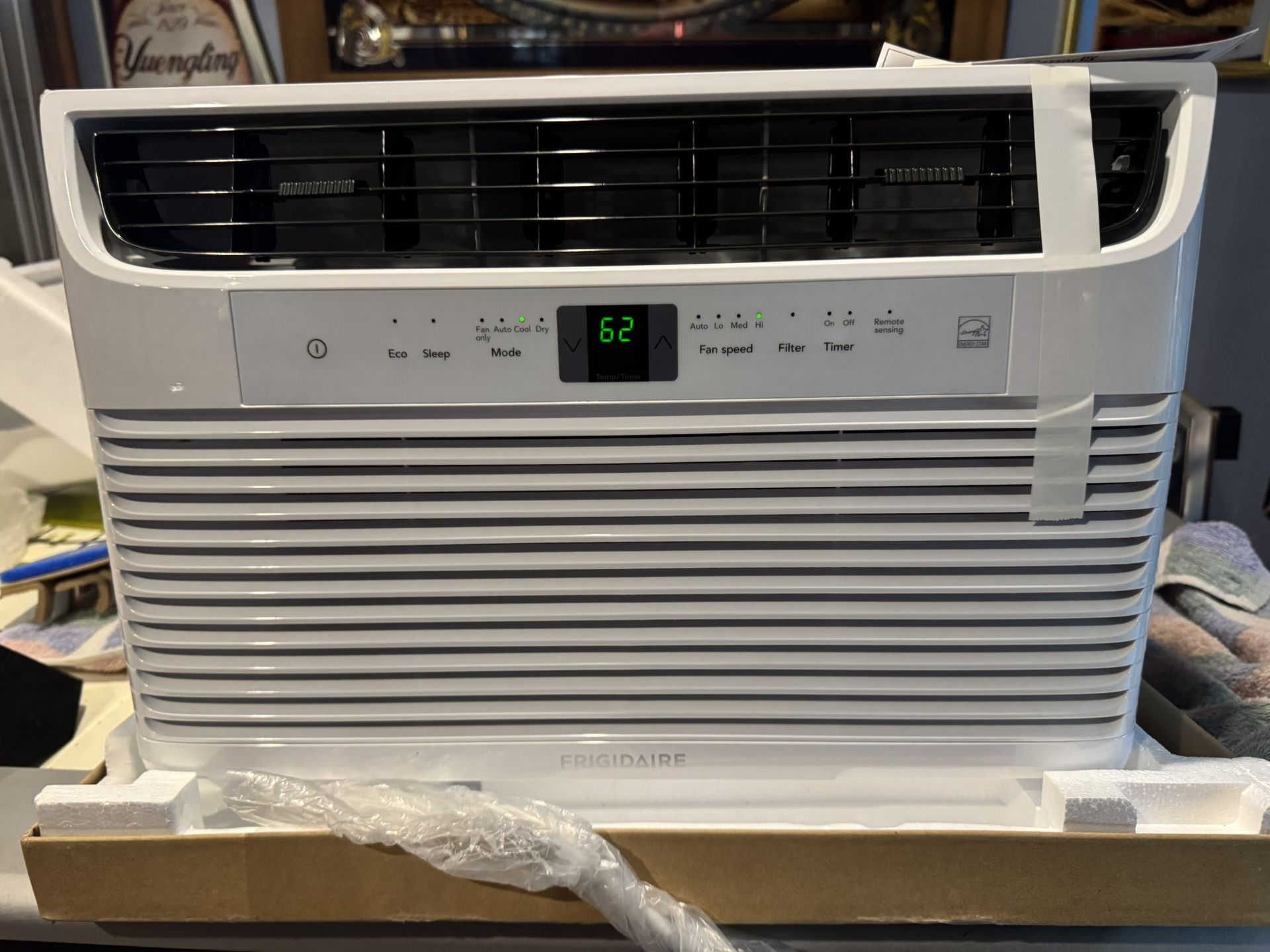 Brand New Frigidaire Air Conditioner w/Remote 8000 Btu. Energy Star. Works Good And Cold.