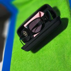 Chanel 5082 h BLK frames embellishedin pearl cc on both temples