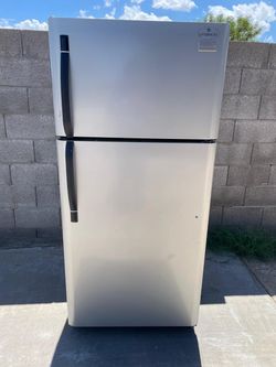 REFRIGERATOR FRIGIDAIRE
