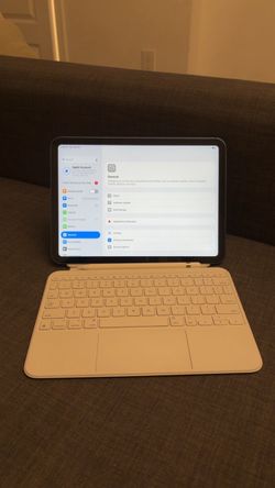 iPad A16 128GB + Cellular Unlocked + Apple Pencil + Magic Keyboard Folio