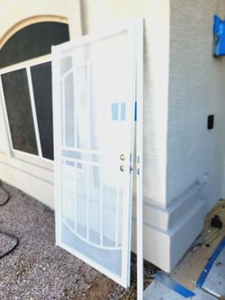 Screen door