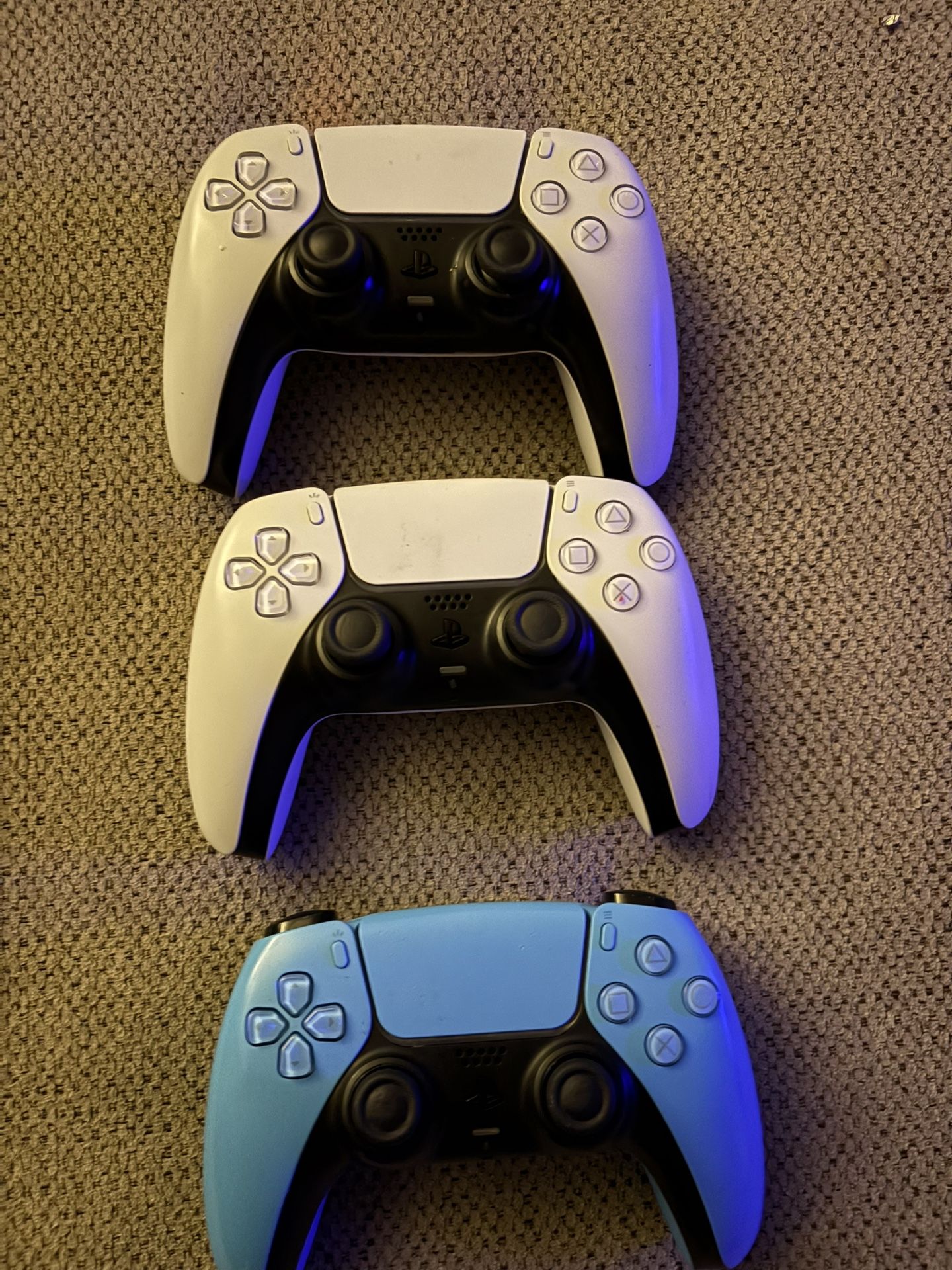 3 ps5 controllers
