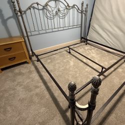 Beautiful Unique Iron King Size Headboard Footboard 