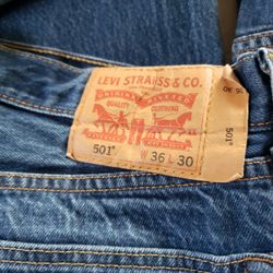 Levis Jeans 6 Pair 