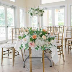✨ EVENT DÉCOR SET  – FLORAL ARCH + 16 CENTERPIECES ✨