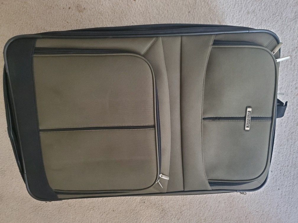 Large Green 2-Wheeled Suitcase