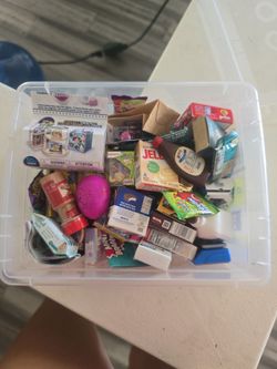 Mini brands