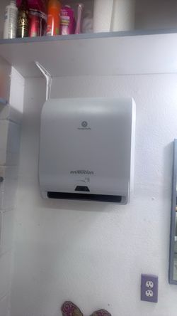 Commercial Paper Towel Roll dispenser