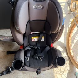 2 Car Seats