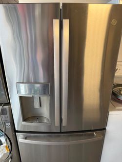Whirlpool French Door Fridge - Clean & Ready To Go!