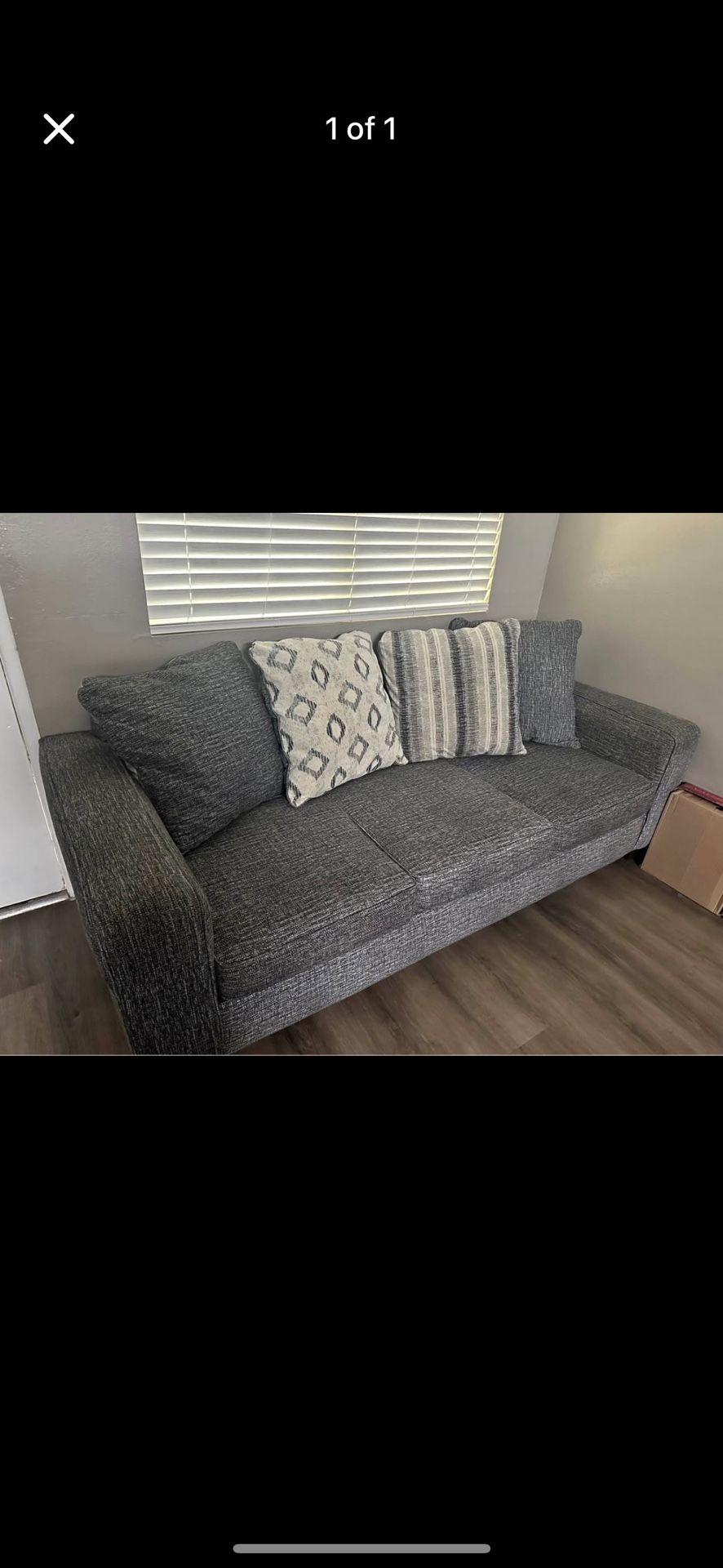 Gray 3-seater couch — great condition, includes pillows,