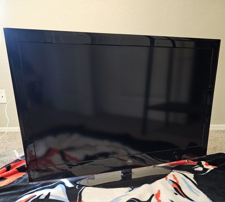 Westinghouse 32-inch TV