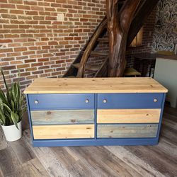 ✨Newly Refinished Solid Wood Dresser / Changing Table - Free Delivery!