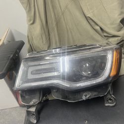 2014-2022 Jeep Grand Cherokee SRT Overland Left Headlight Oem Complete 