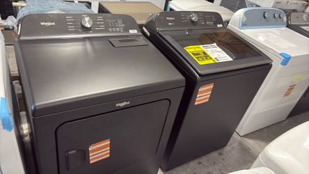 Whirlpool Topload Removable Agitator Washer Gas Dryer Set