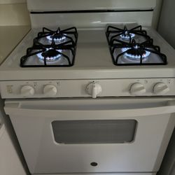 GE GAS STOVE 