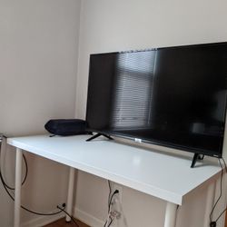 IKEA Desk

48 x 24 x29
White

Excellent condition.
Pickup only in Mayfield Heights. Thanks.