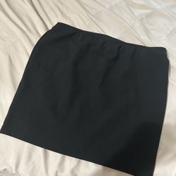 black skirt 