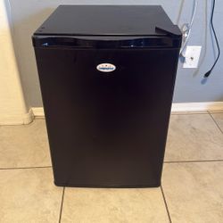 Mini fridge
