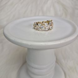 Beautiful Elegant Ring Size #7...#8...High Quality Jewelry Hypoallergenic Waterproof Non Tarnish Excellent Quality 