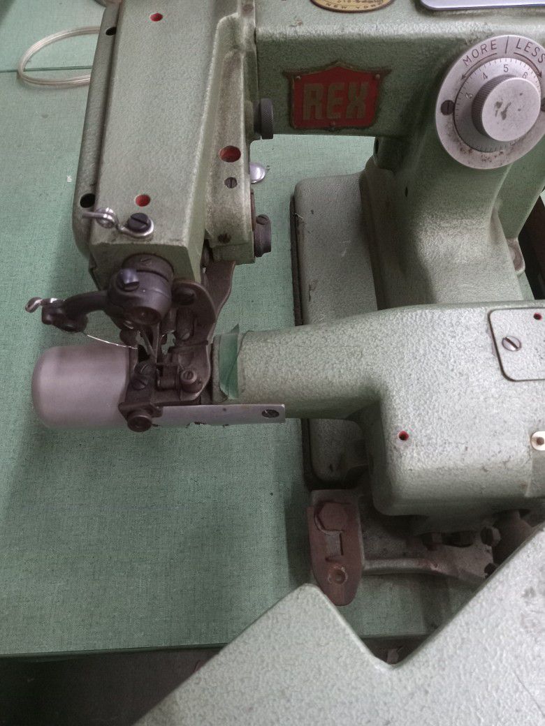 Blindstitch Sewing Machine 