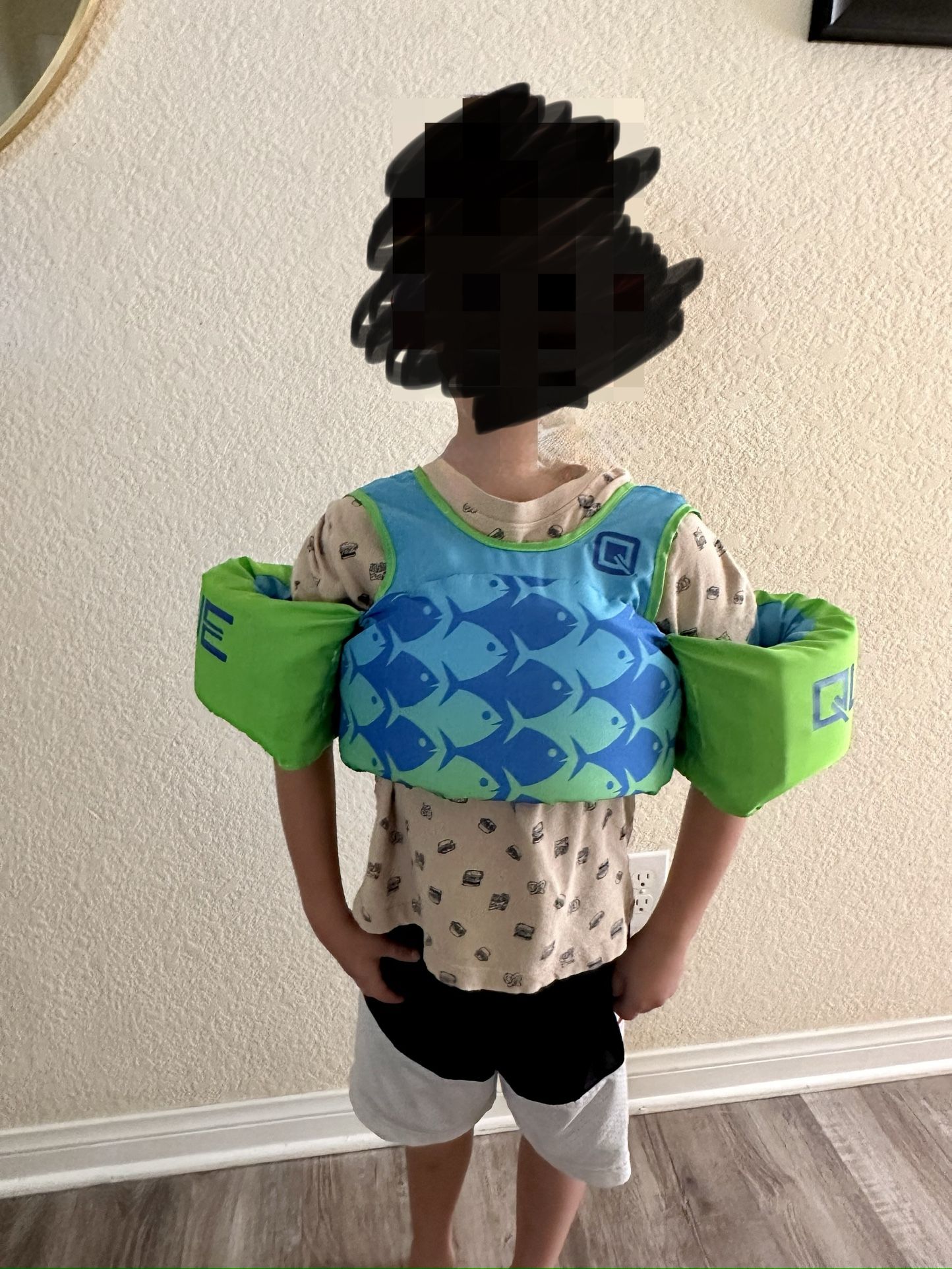 QWAVE PADDLE PAL KIDS LIFE JACKETS *Pool, beach, Lake*