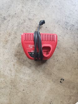 Milwaukee M12 Charger