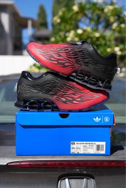 Size 10.5 - Adidas Hellstar Megaride
